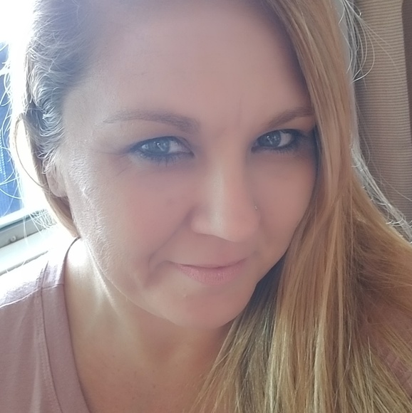 Meet your Posher, Shannon - Picture 2 of 6